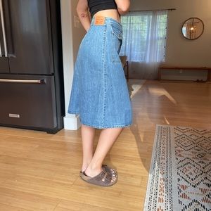 Levi’s high waisted skirt, size 25.